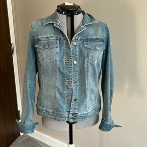 Classic comfort in this beautiful jean jacket